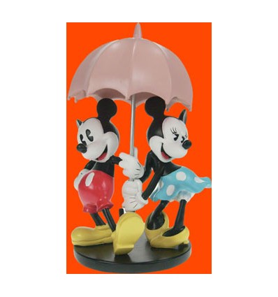 MICKEY Y MINNIE BAJO LA LLUVIA