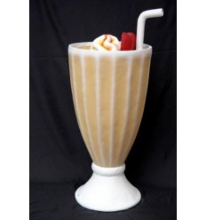 BANANA MILKSHAKE