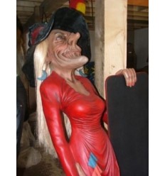 BRUJA CON PIZARRA